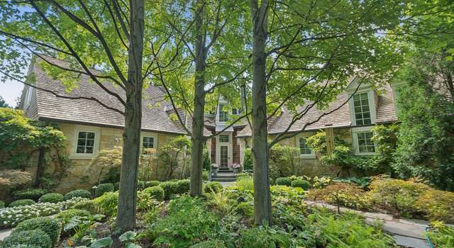 Photo of 608 Stonegate Ter, Glencoe, IL 60022