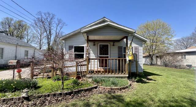 Photo of 708 20th St, Charleston, IL 61920