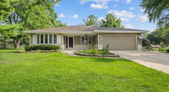 Photo of 38W292 Bernice Dr, Saint Charles, IL 60175