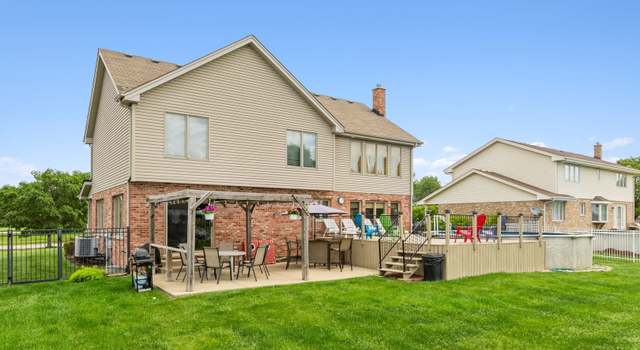 Photo of 8413 Radcliffe Rd, Tinley Park, IL 60487