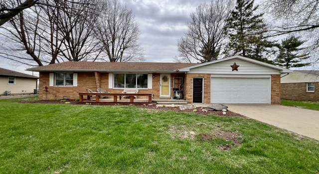 Photo of 104 E Newton St, Mansfield, IL 61854