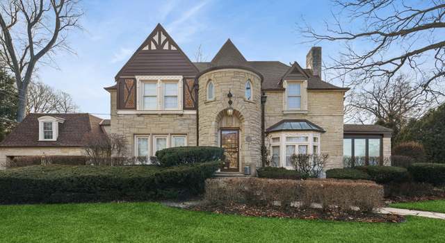 Photo of 6242 N Sauganash Ave, Chicago, IL 60646