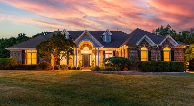 Photo of 3302 Greenwood Ln, St. Charles, IL 60175