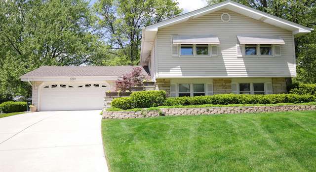 Photo of 1300 BLAIR Ln, Hoffman Estates, IL 60169