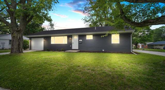 Photo of 817 Bryan St, Normal, IL 61761