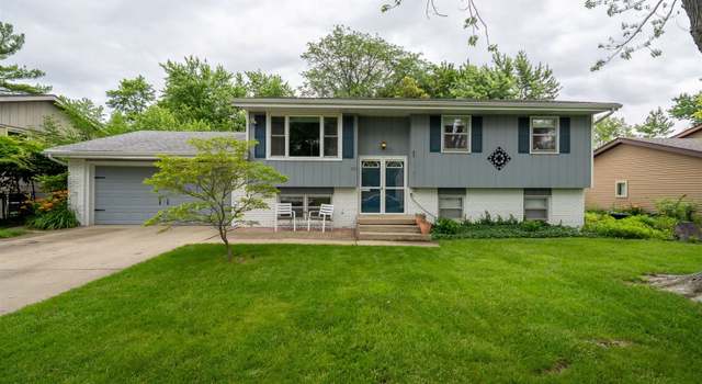 Photo of 212 Rebecca Ln, Normal, IL 61761