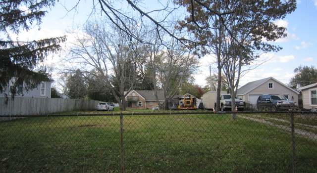 Photo of 1528 N Pleasant Dr, Round Lake Beach, IL 60073