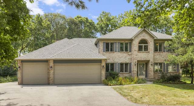 Photo of 1048 Parkside Rd, Naperville, IL 60540