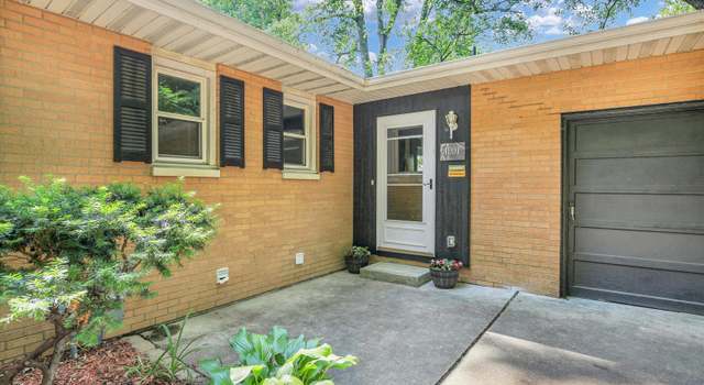 Photo of 1001 E Sunnycrest Dr, Urbana, IL 61801