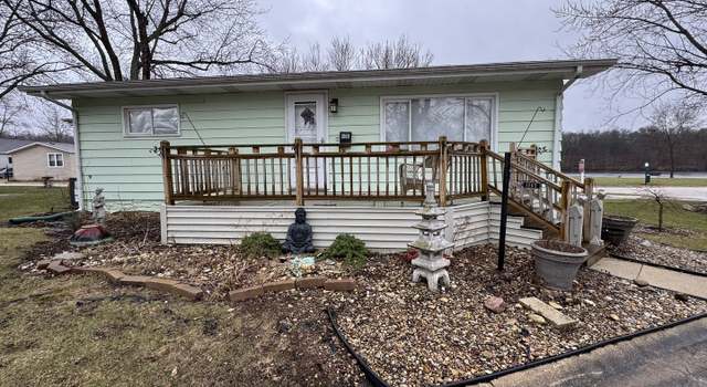 Photo of 1069 Lakewood Rd, Elgin, IL 60123
