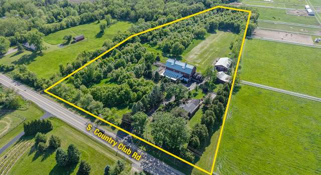 Photo of 2517 S Country Club Rd, Woodstock, IL 60098