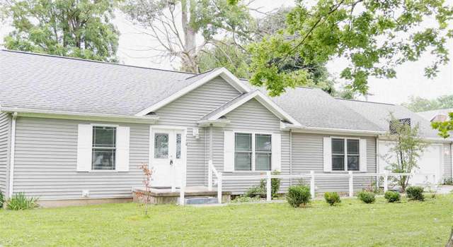 Photo of 110 E Prairie St, Camp Point, IL 62320