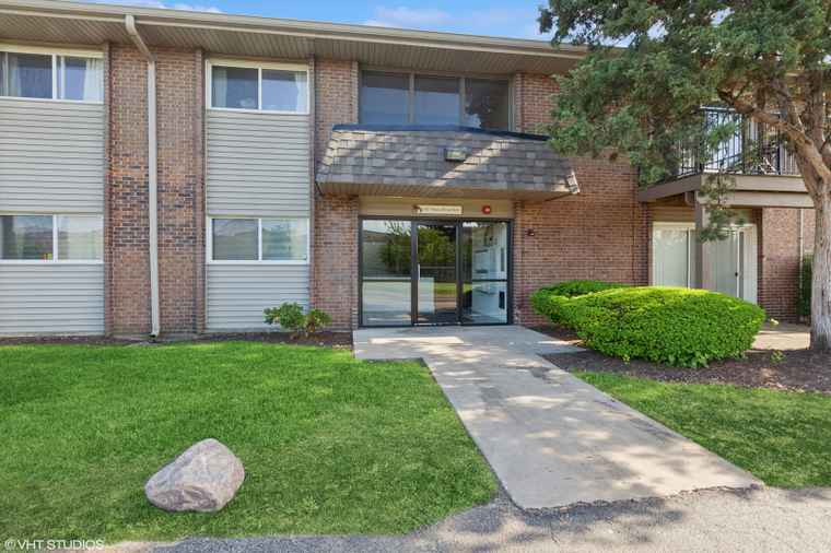 Photo of 2301 Beau Monde Blvd #106 Lisle, IL 60532