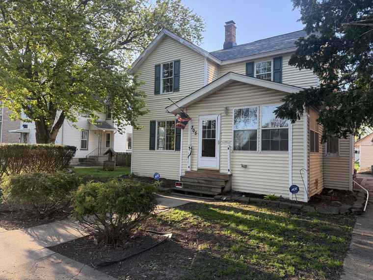 Photo of 705 Campbell St Joliet, IL 60435