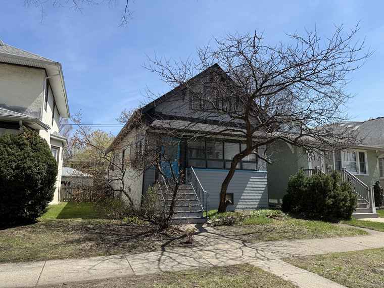 Photo of 826 S East Ave Oak Park, IL 60304