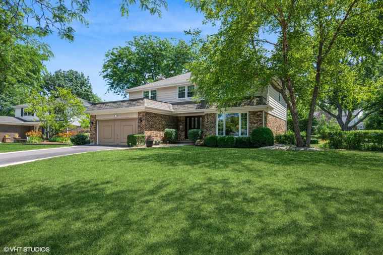 Photo of 1355 W Kenilworth Ave Palatine, IL 60067