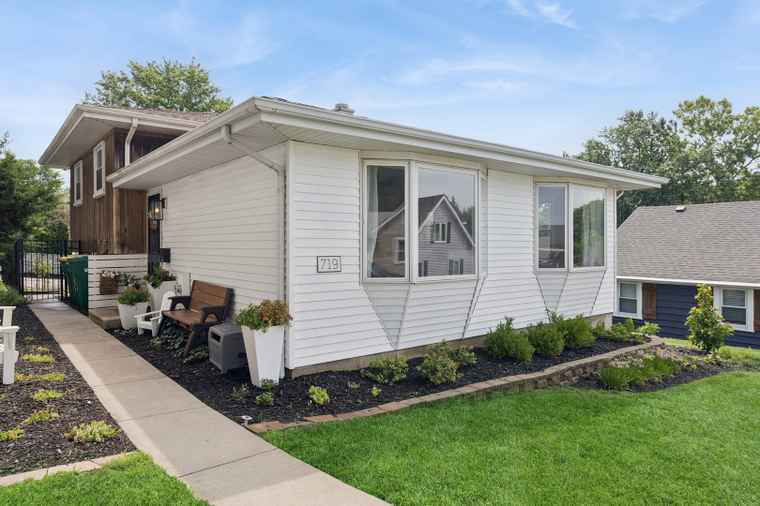 Photo of 719 Ledochowski St Lemont, IL 60439