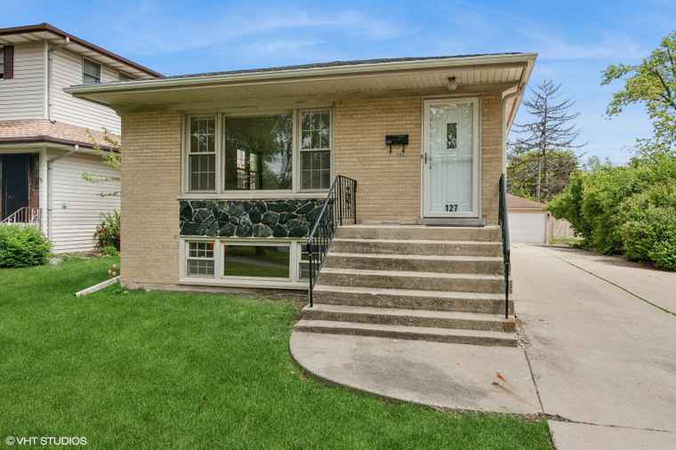 Photo of 127 S Ardmore Ave Villa Park, IL 60181
