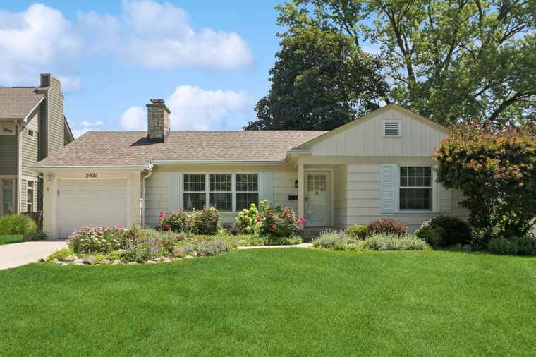 Photo of 3921 Franklin Ave Western Springs, IL 60558