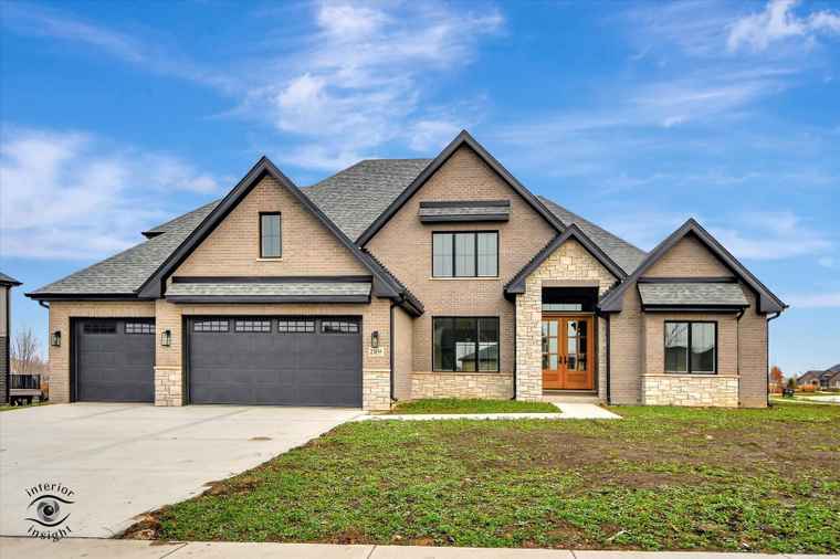 Photo of 23155 Five Oaks Dr Frankfort, IL 60423