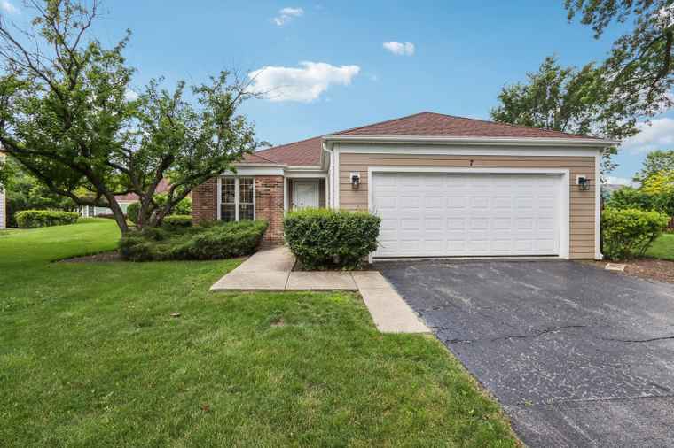 Photo of 7 The Court Of Muirwood Northbrook, IL 60062