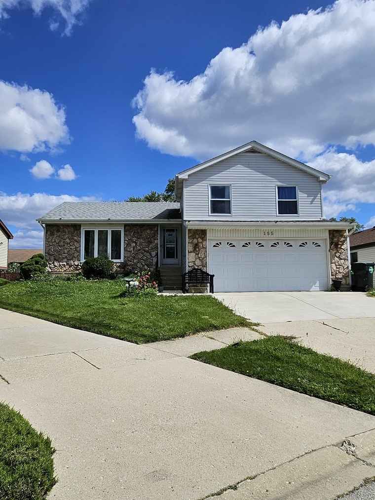 Photo of 155 Hastings Mill Rd Streamwood, IL 60107