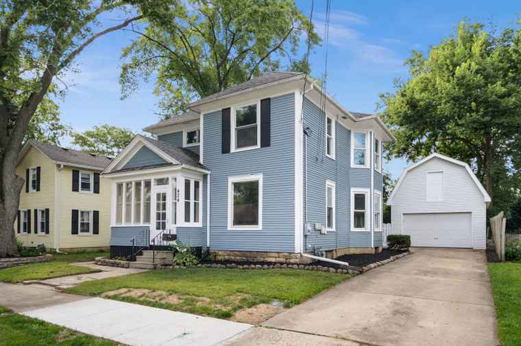 Photo of 424 State St Batavia, IL 60510