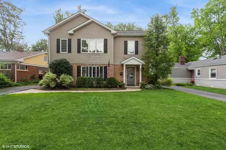 Photo of 437 Longfellow Ave Deerfield, IL 60015