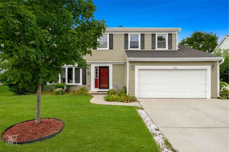 Photo of 2110 Primrose Ln Schaumburg, IL 60194