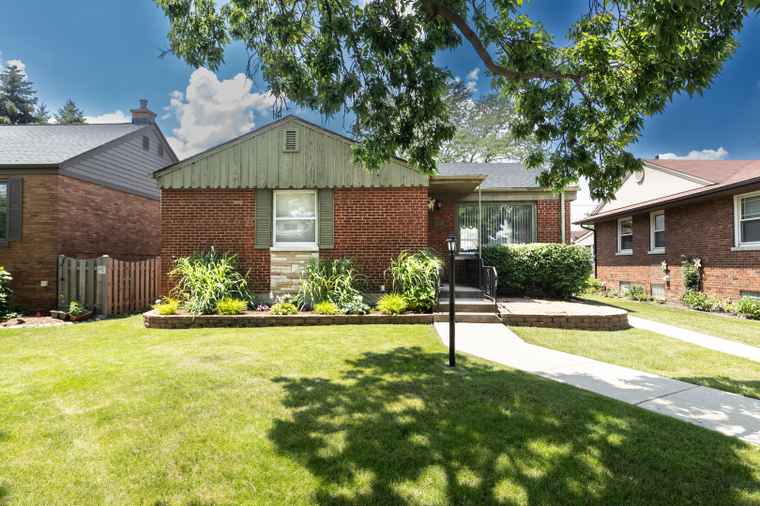Photo of 1406 Portsmouth Ave Westchester, IL 60154