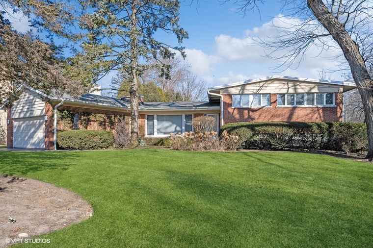 Photo of 1133 Mayfair Ln Glencoe, IL 60022