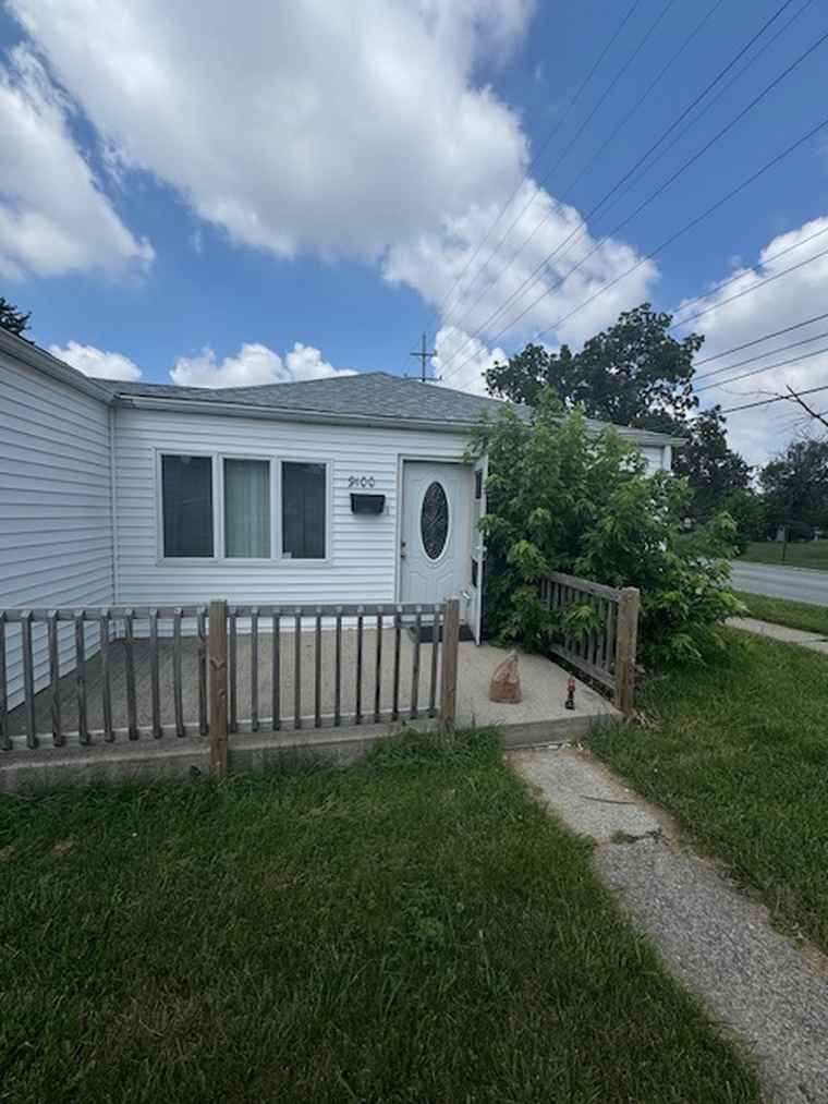 Photo of 9100 S Sawyer Ave Evergreen Park, IL 60805