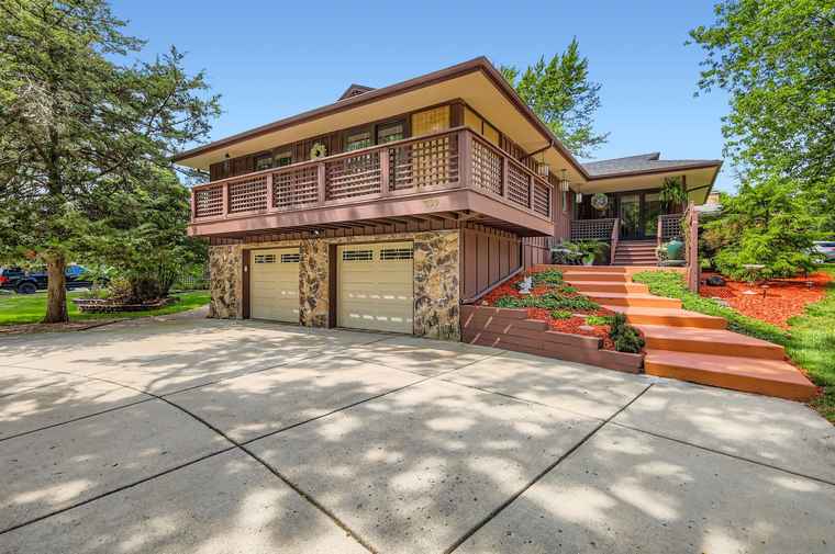 Photo of 730 Lexington Ave Roselle, IL 60172