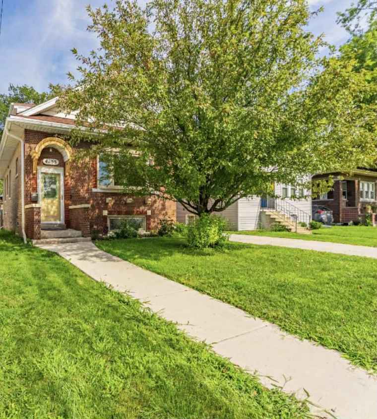 Photo of 4155 Eberly Ave Brookfield, IL 60513