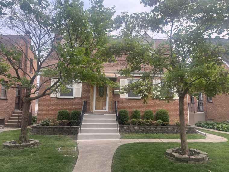 Photo of 7931 W Metropole St Elmwood Park, IL 60707