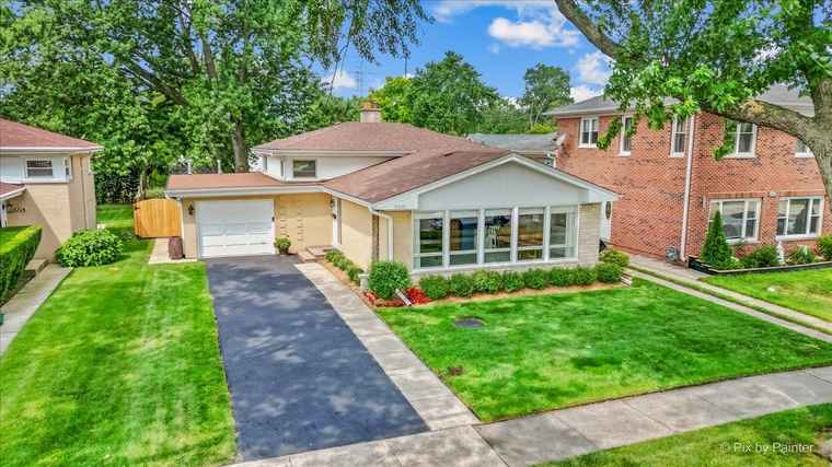 Photo of 9310 Mansfield Ave Morton Grove, IL 60053