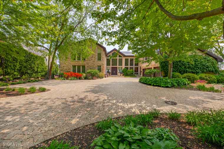 Photo of 55 S Deere Park Dr Highland Park, IL 60035