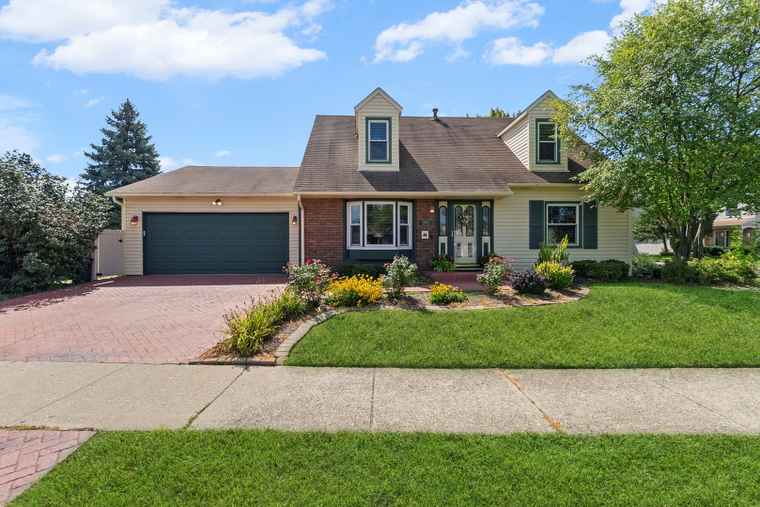 Photo of 388 Canyon Trl Carol Stream, IL 60188