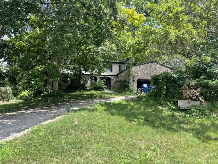 Photo of 5201 Riverview Dr Lisle, IL 60532