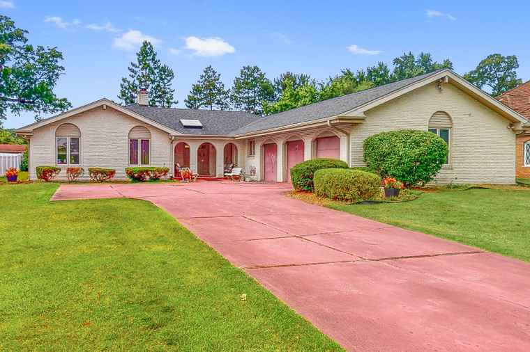 Photo of 476 Hiawatha Trl Wood Dale, IL 60191