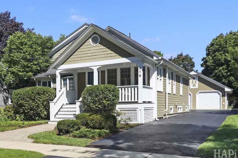 Photo of 316 W Station St Barrington, IL 60010