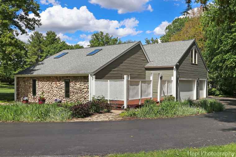 Photo of 1504 N Denali Trl McHenry, IL 60050