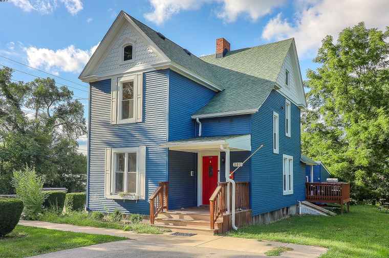 Photo of 301 E Van Emmon St Yorkville, IL 60560