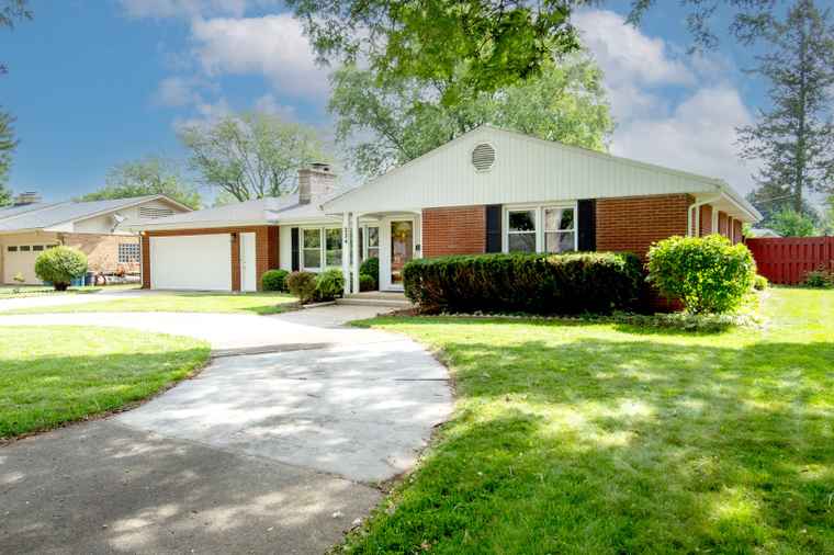 Photo of 234 Alschuler Dr Aurora, IL 60506