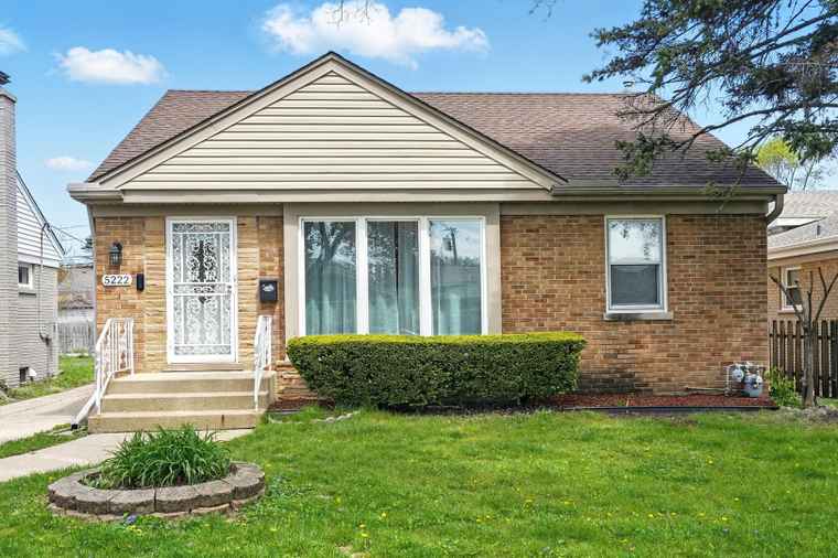 Photo of 5222 Wright Ter Skokie, IL 60077