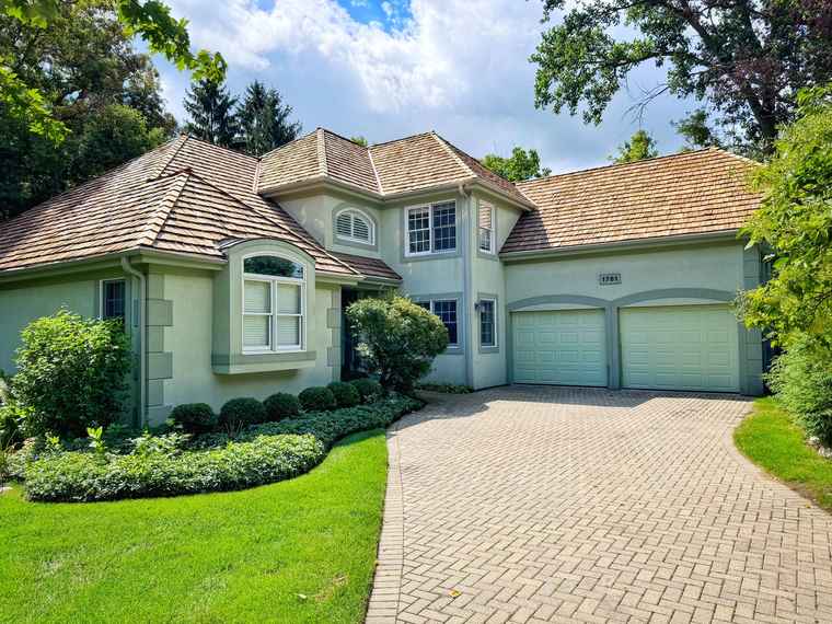 Photo of 1761 Stanford Ct Lake Forest, IL 60045