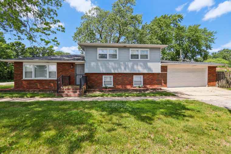 Photo of 778 E 158th St South Holland, IL 60473