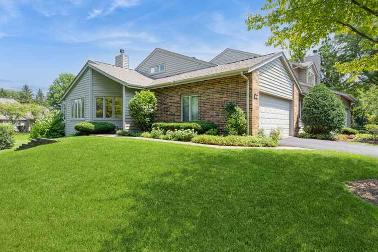 Photo of 109 Commons Dr Palos Park, IL 60464