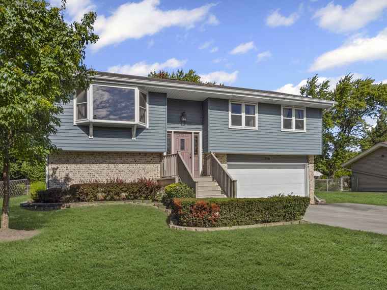 Photo of 264 Winston Ln Bloomingdale, IL 60108