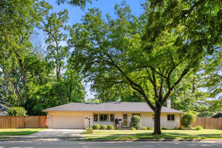 Photo of 8625 Washington Ave Brookfield, IL 60513